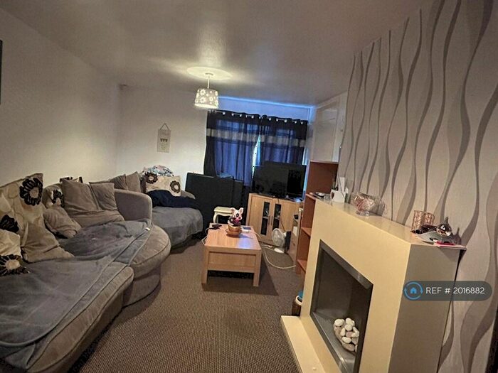 3 Bedroom Terraced House To Rent In Arundel Walk, Bircotes, Doncaster, DN11