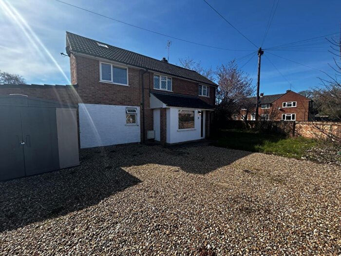 3 Bedroom Semi Detached House To Rent In Burghfield Common, Reading, RG7
