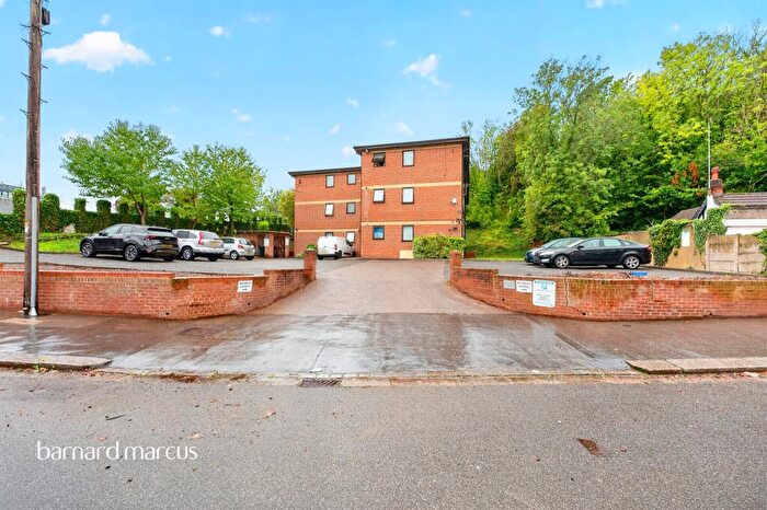 1 Bedroom Flat For Sale In Montpelier Road, Purley, CR8