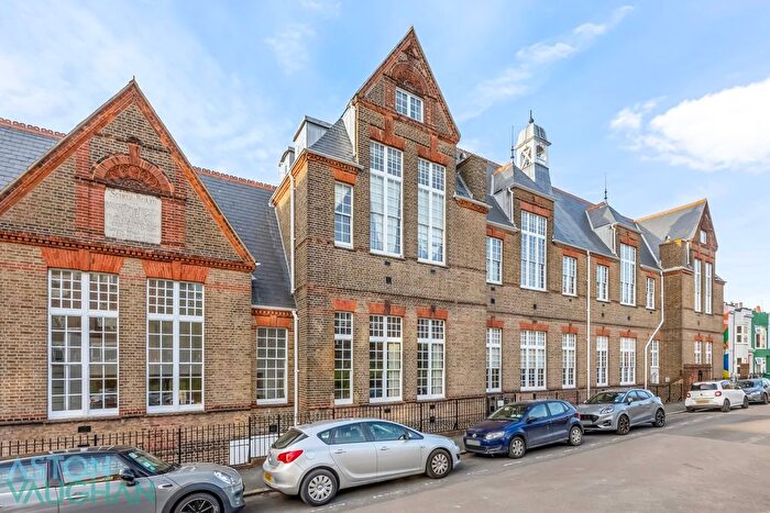 2 Bedroom Flat For Sale In Hanover Lofts, Finsbury Road, Brighton, BN2
