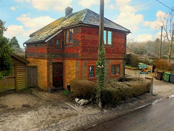 2 Bedroom Detached House For Sale In West Street, Hunton, Maidstone, Kent, ME15