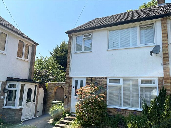 3 Bedroom End Of Terrace House To Rent In Barnes Close, Farnborough, Hampshire, GU14