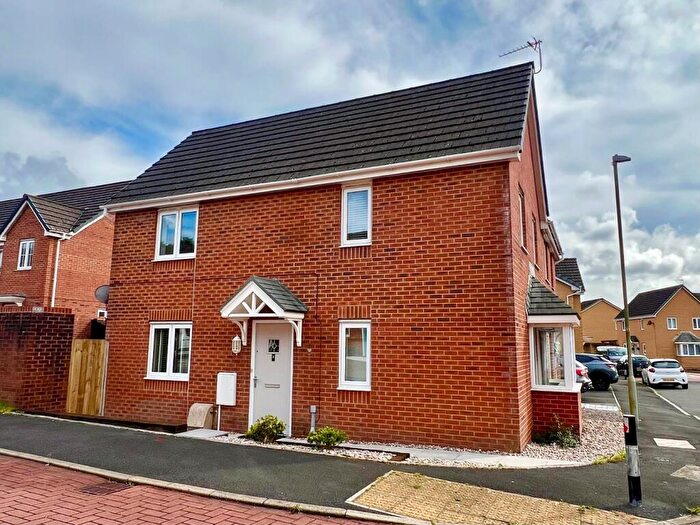 3 Bedroom Semi Detached House For Sale In Ffordd Maendy, Sarn, Bridgend County Borough, CF32