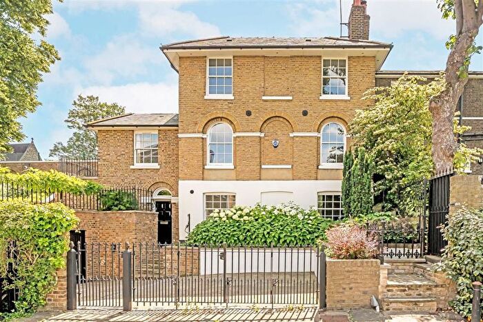 4 Bedroom Semi Detached House For Sale In Georgette Place, Greenwich, SE10