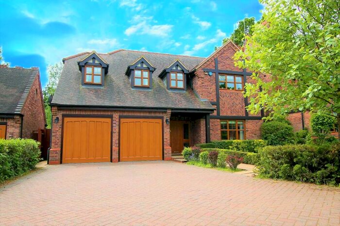 4 Bedroom Detached House To Rent In Kingscroft Close, Sutton Coldfield, West Midlands, B74