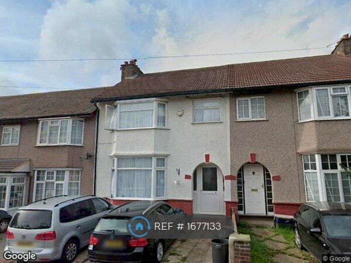 3 Bedroom Terraced House To Rent In Buxton Road, Ilford, IG2
