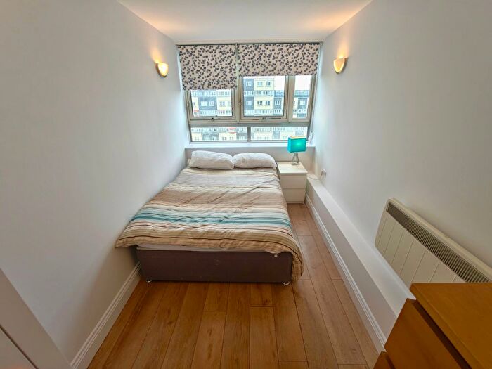 3 Bedroom Flat To Rent In Charlotte Despard Avenue, London, SW11