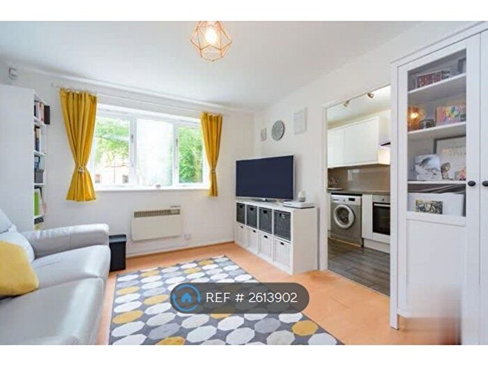 1 Bedroom Flat To Rent In Cricklewood, London, NW2