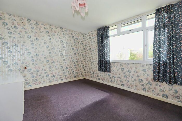 2 Bedroom Bungalow For Sale In Wood Lane, Wolverhampton, West Midlands, WV10