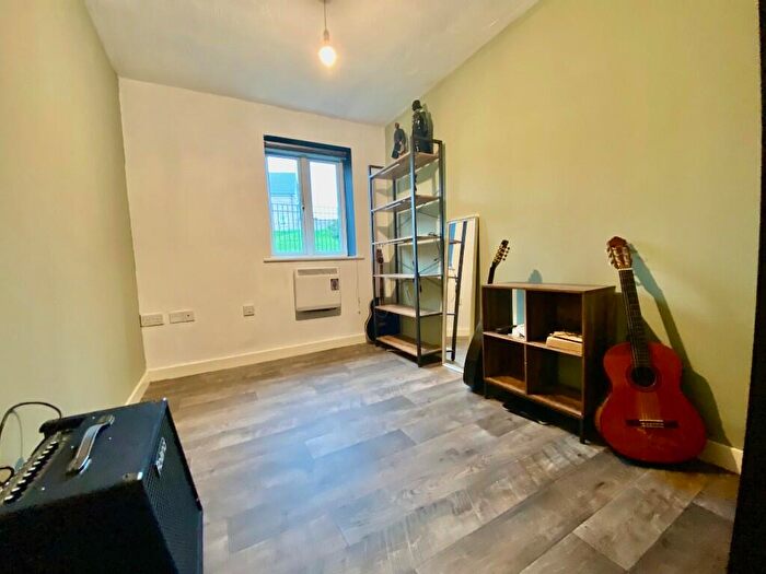 2 Bedroom Flat For Sale In Harn Road, Hampton Centre, Peterborough, Cambridgeshire, PE7