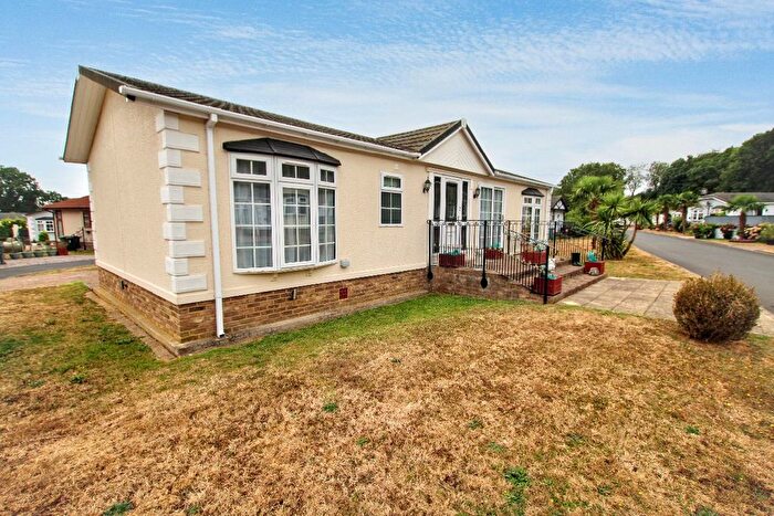 2 Bedroom Bungalow For Sale In Millers Way, Pilgrims Retreat, Maidstone, ME17