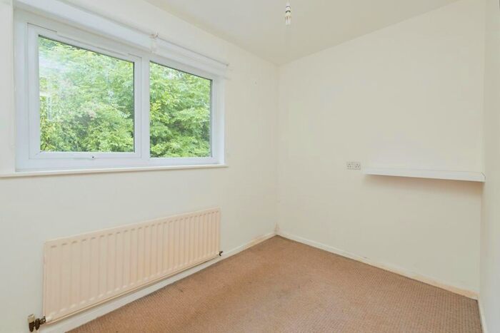 2 Bedroom Bungalow For Sale In Parkwood Street, Northampton, Northamptonshire, NN5