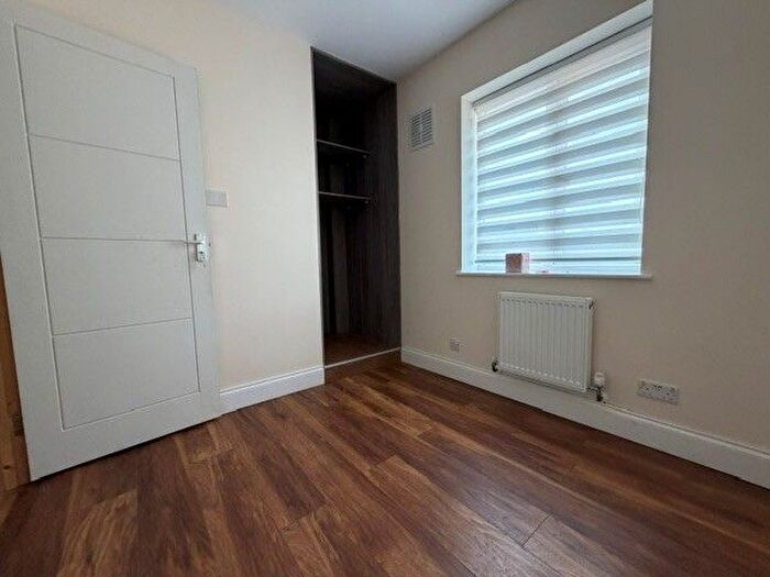 4 Bedroom Semi Detached House To Rent In Hockwell Ring, Luton, LU4
