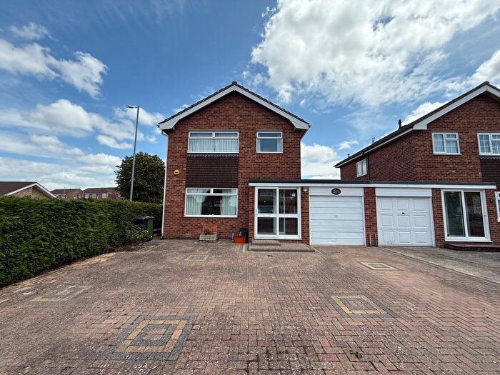 4 Bedroom Semi-Detached House To Rent In Tweed Close, Swindon, SN25