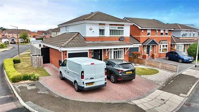 4 Bedroom Detached House For Sale In Kinnerton Close, Moreton, Wirral, CH46