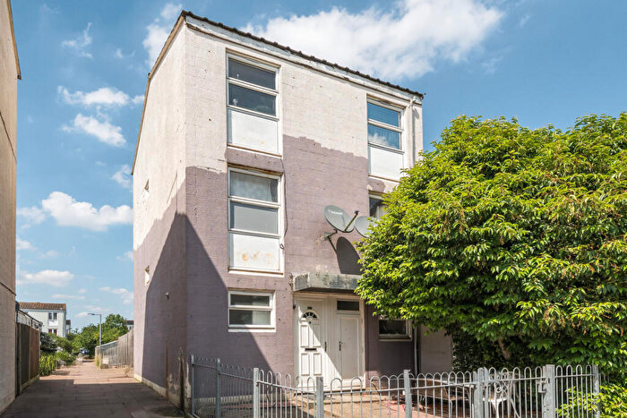 6 Bedroom Town House For Sale In Milwards, Harlow, CM19