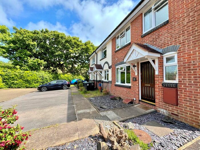 3 Bedroom End Of Terrace House To Rent In Redhouse Park Gardens - Silver Sub, Gosport, Hampshire, PO12