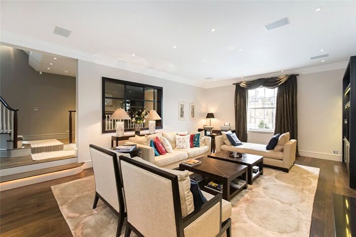 3 Bedroom Flat To Rent In Eaton Place, Belgravia, London, SW1X