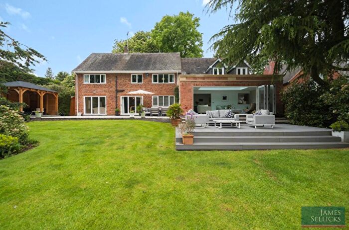 5 Bedroom Detached House For Sale In The Woodlands, Market Harborough, LE16