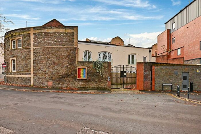 1 Bedroom Apartment To Rent In Lawford Street, Bristol, Somerset, BS2