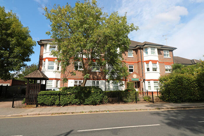 2 Bedroom Apartment To Rent In Victoria Road, Mill Hill, NW7