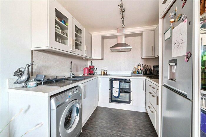 1 Bedroom Apartment For Sale In Sawyers Court, Sturlas Way, Waltham Cross, EN8