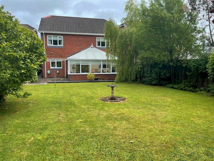 4 Bedroom Detached House For Sale In Aber Llwchwr, Llangennech