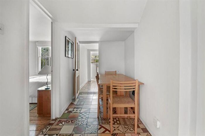 1 Bedroom Flat For Sale In Foulden Road, Stoke Newington, N16