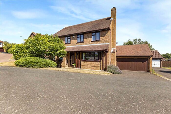 4 Bedroom Detached House For Sale In Honeypot Close, Rochester, Kent, ME2