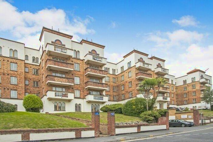2 Bedroom Flat To Rent In Sea Road, Bournemouth, BH5