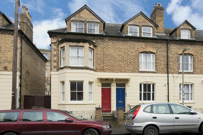 1 Bedroom Flat To Rent In Walton Crescent, Oxford, OX1