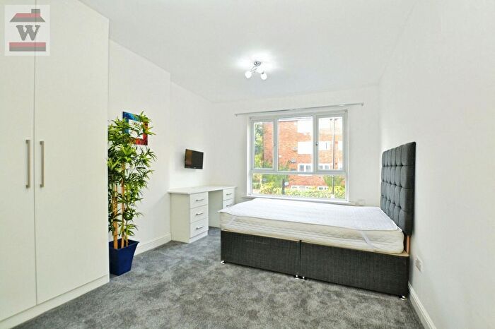 1 Bedroom Studio To Rent In London Road, Isleworth, TW7