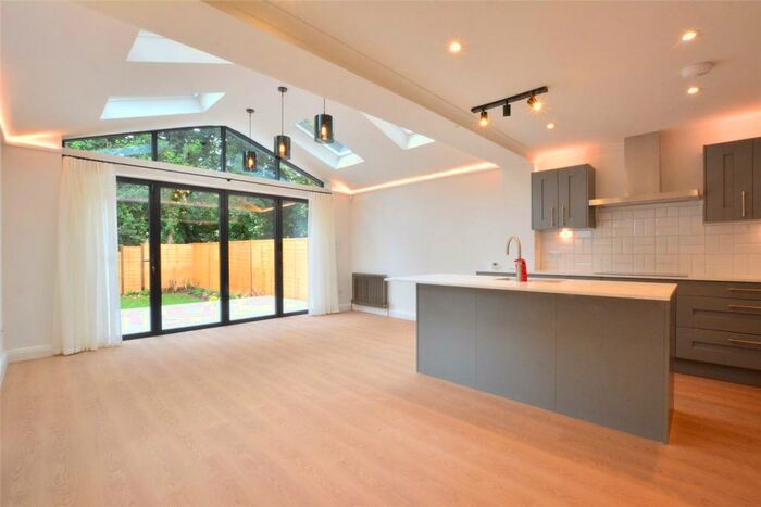 4 Bedroom Semi-Detached House To Rent In St Josephs Vale, London, SE3