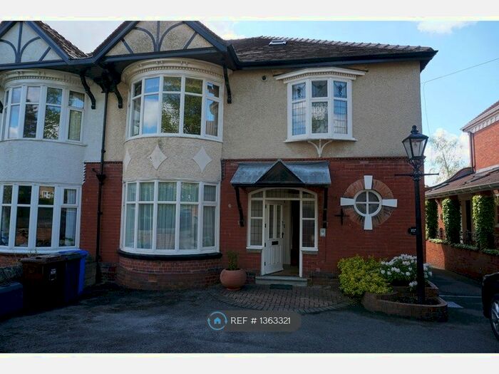 2 Bedroom Flat To Rent In Knowle Lane, Sheffield, S11