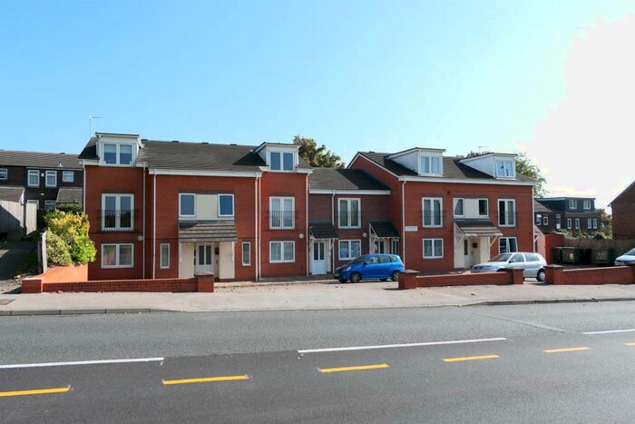 2 Bedroom Flat To Rent In Pavillion House, York Road, Leeds, West Yorkshire, LS14