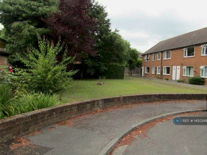 2 Bedroom Flat To Rent In Church Gardens, Warton, Preston, PR4