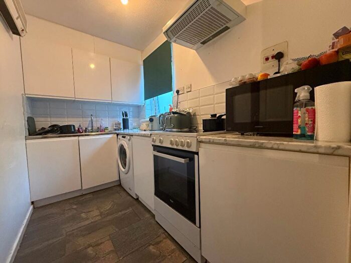 1 Bedroom Flat For Sale In Glenfield Road, Luton, LU3