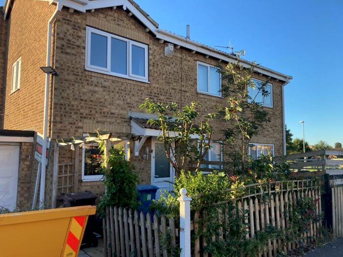 3 Bedroom Semi-Detached House To Rent In Colsterdale, Retford, S81