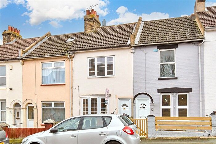 2 Bedroom Terraced House For Sale In Magpie Hall Road, Chatham, Kent, ME4