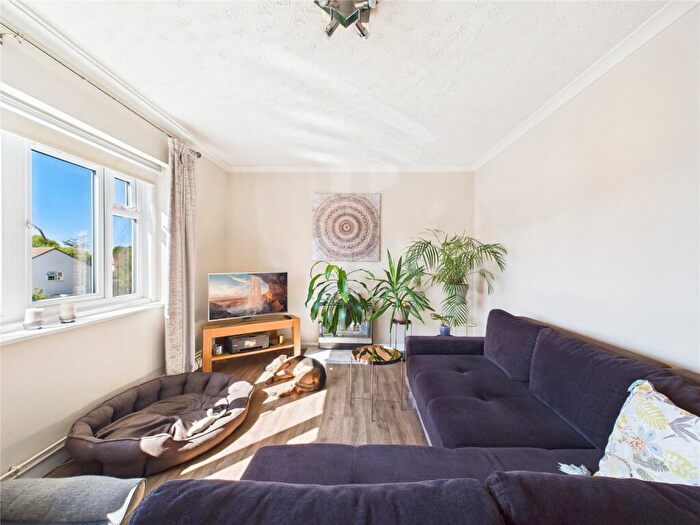2 Bedroom Apartment For Sale In Cutler Road, Bristol, BS13