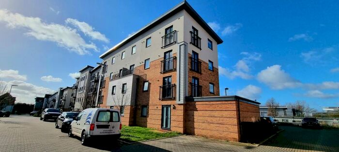 2 Bedroom Apartment To Rent In Sovereign Place, Hatfield, AL9