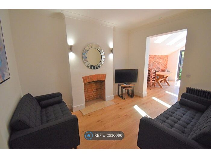 6 Bedroom Terraced House To Rent In Donnington Road, Reading, RG1