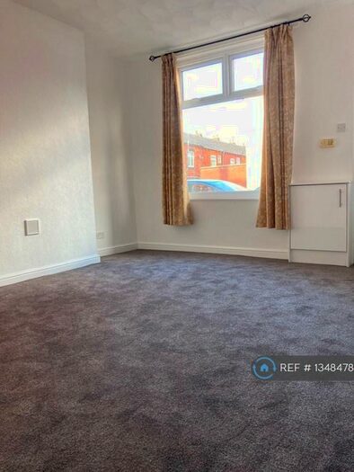 3 Bedroom Terraced House To Rent In Hengist Street, Bolton, BL2