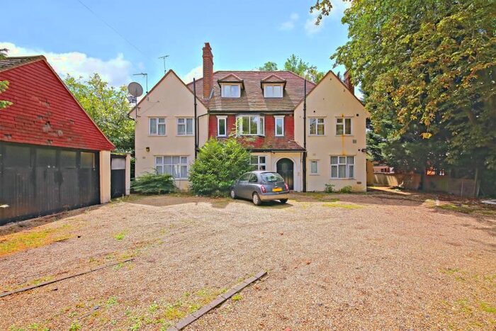 3 Bedroom Flat To Rent In Frithwood Avenue, Northwood, HA6