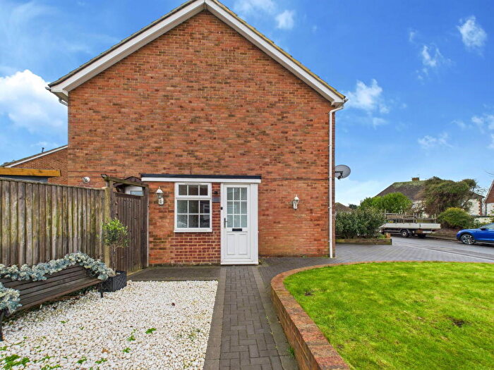 2 Bedroom End Of Terrace House For Sale In Mill Lane, Portslade, BN41