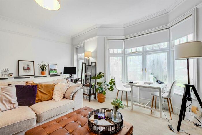 2 Bedroom Flat To Rent In Palmers Road, East Sheen, SW14