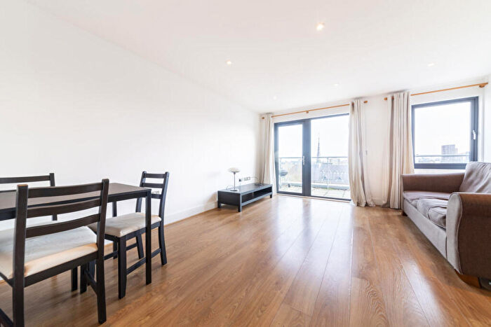 2 Bedroom Flat To Rent In Mercury House, Canning Town, London, E16