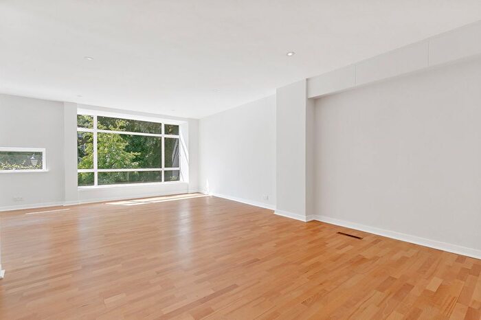 4 Bedroom Terraced House To Rent In Woodsford Square, Holland Park, W14