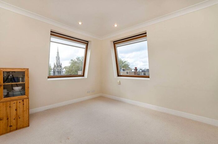 1 Bedroom Flat To Rent In Courtfield Road, South Kensington, London, SW7