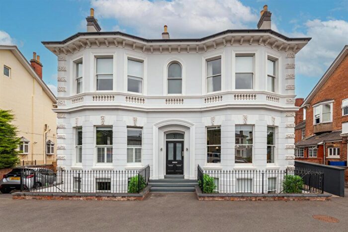3 Bedroom Apartment For Sale In Victoria Court, Kenilworth Road, Leamington Spa, CV32